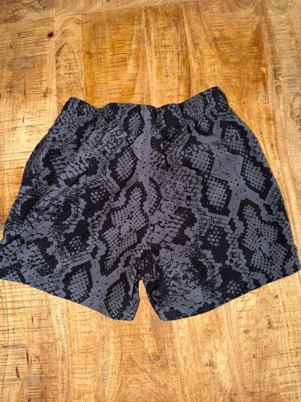 Cove Black & Gray Snake-Print Running Shorts - Picture 3 of 3